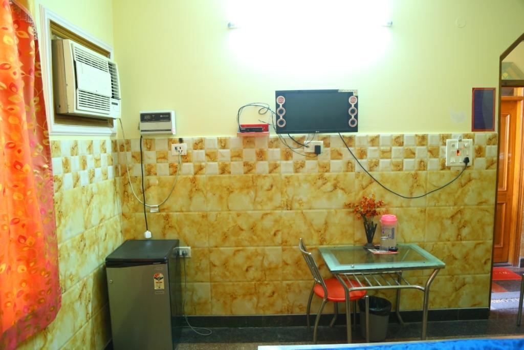 Hotel Ayesha Palace Delhi  Bagian luar foto